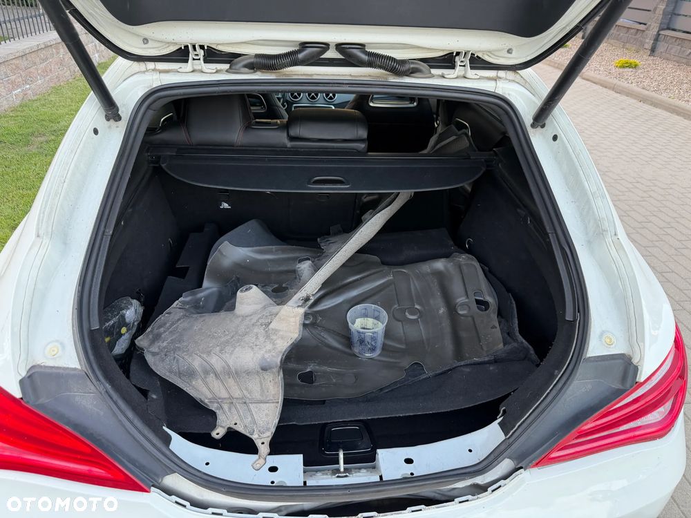 Mercedes-Benz CLA 200 d 4Matic 7G-DCT AMG Line - 33