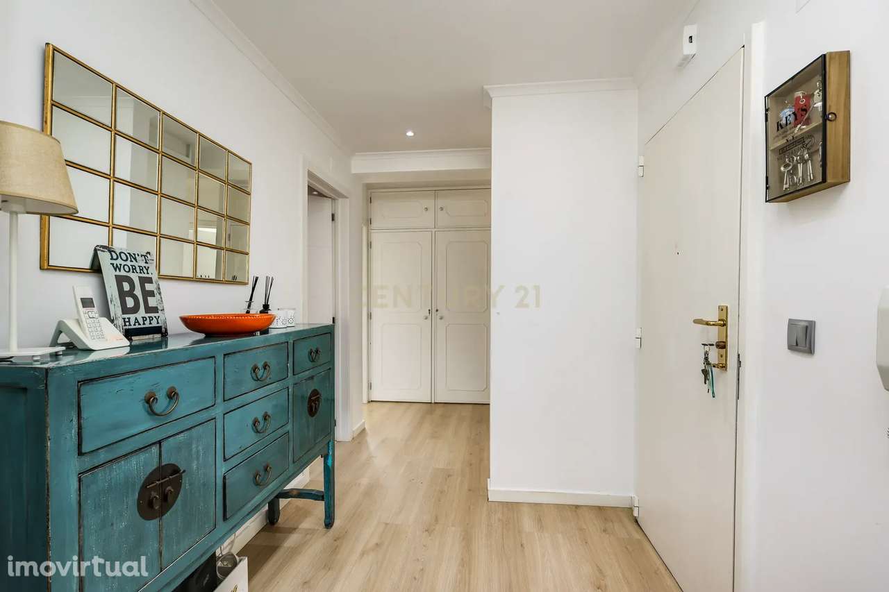 Apartamento T3 Remodelado em Massamá - Grande imagem: 5/25