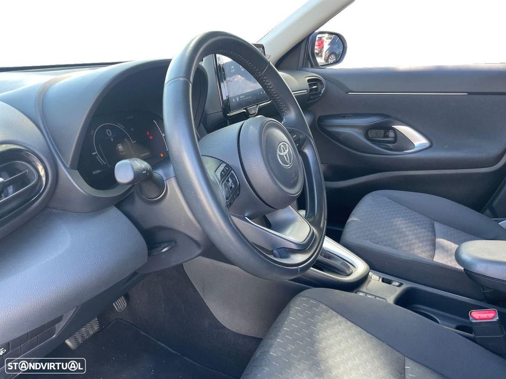 Toyota Yaris Cross 1.5 HDF Comfort Plus - 14