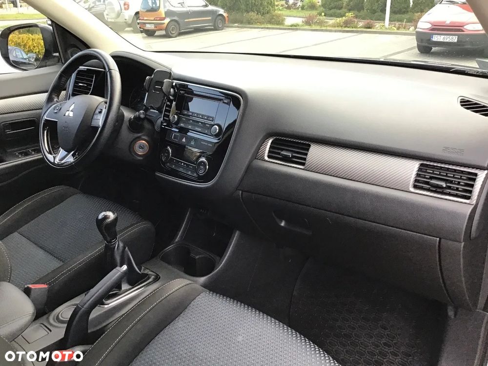 Mitsubishi Outlander - 8