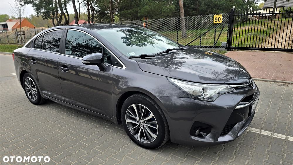 Toyota Avensis 1.8 Premium - 11