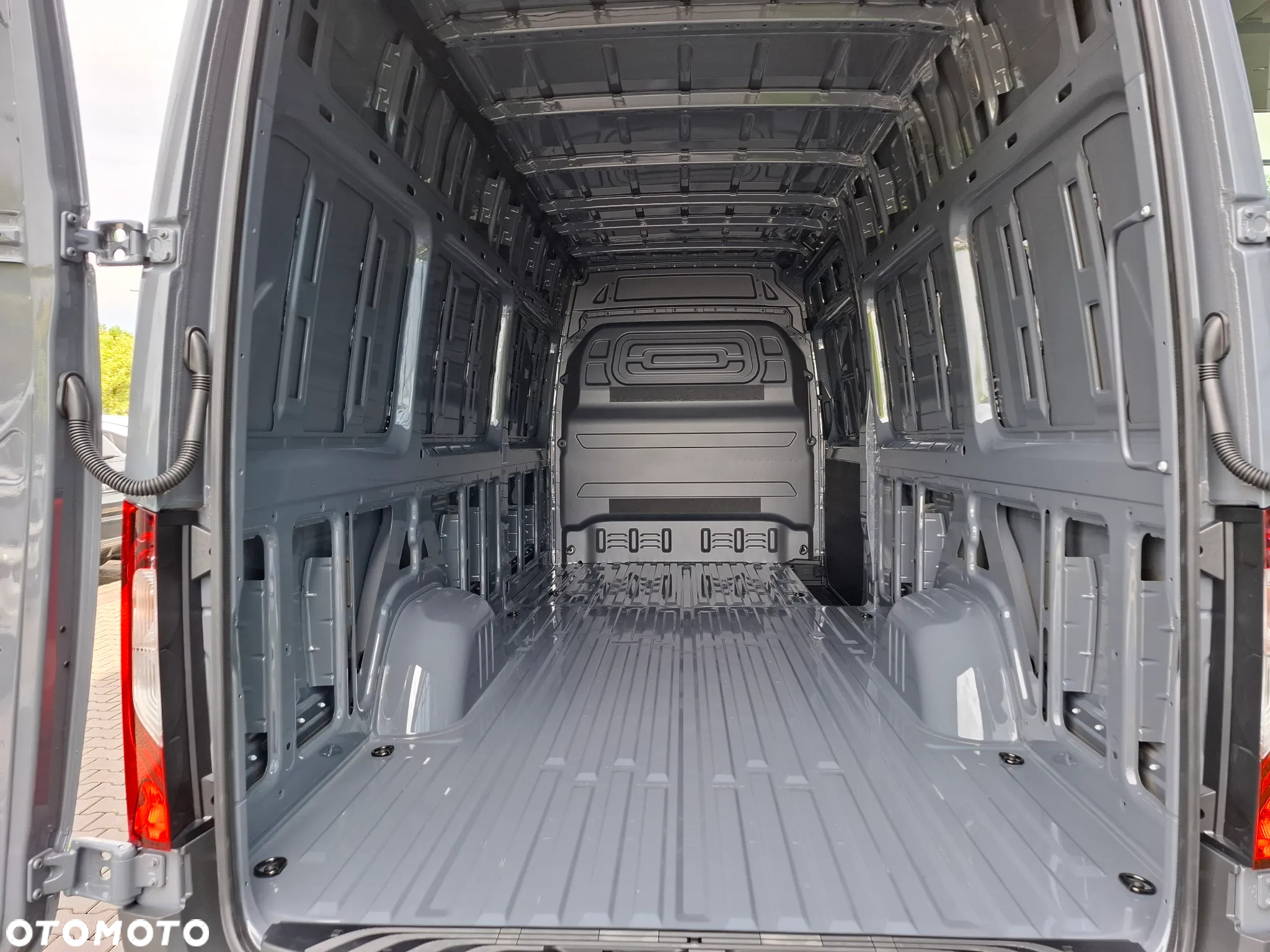 Mercedes-Benz Sprinter 317 CDI Furgon PRO długi 4325 mm L3H2 - 15