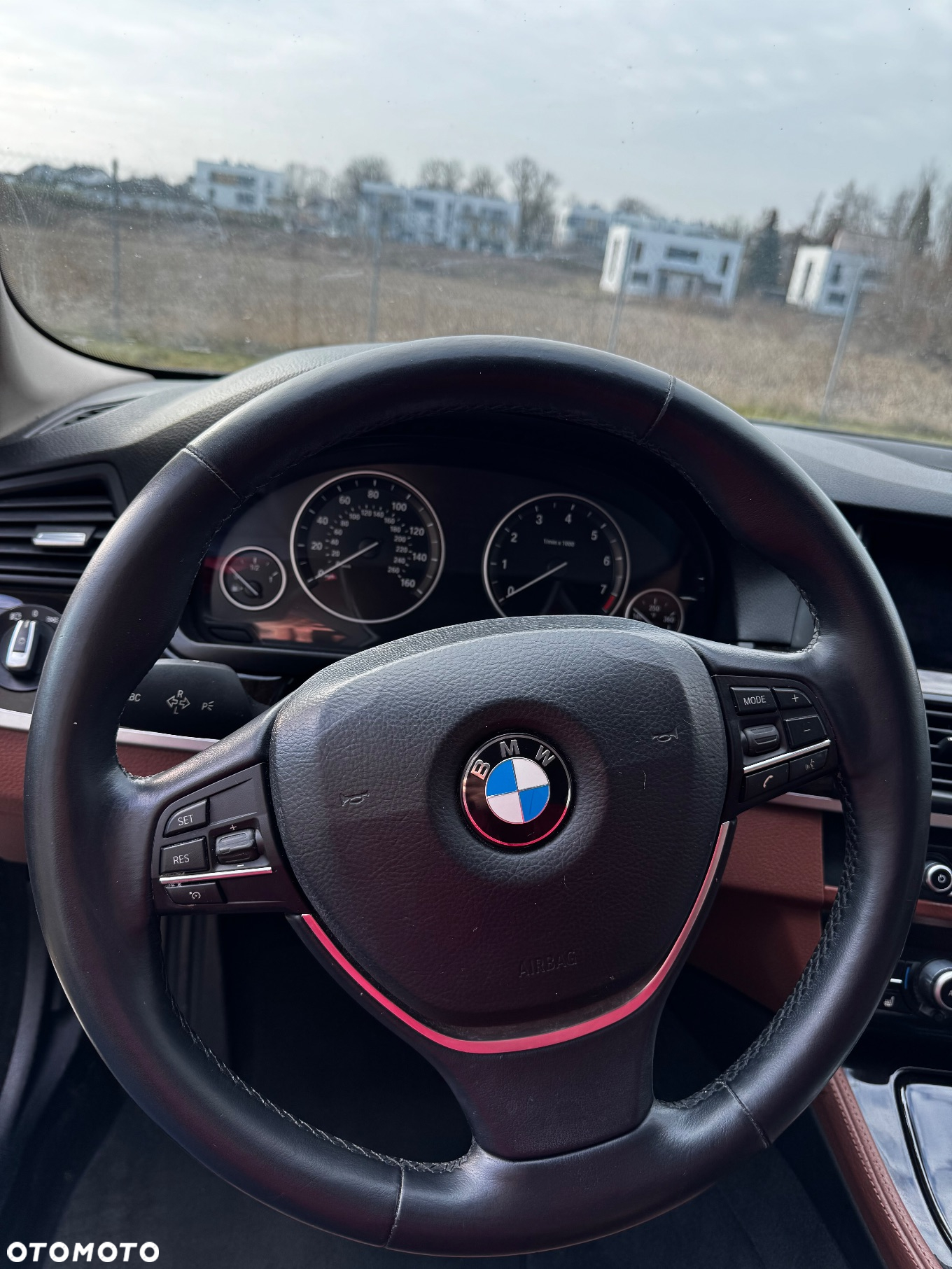 BMW Seria 5 528i xDrive - 17