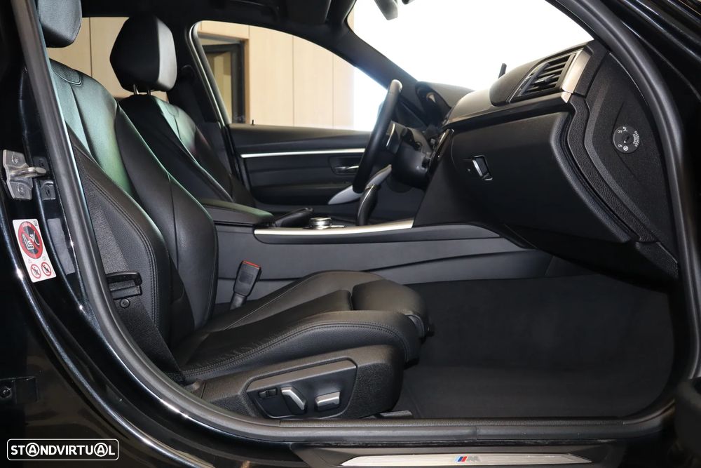 BMW 330 e iPerformance Pack M - 20