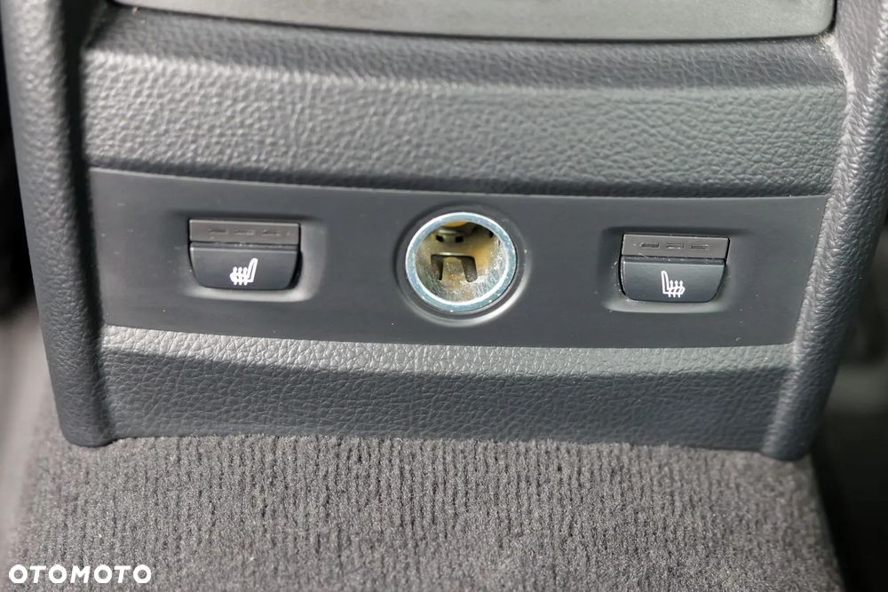 BMW Seria 3 335i xDrive Edition Sport - 16