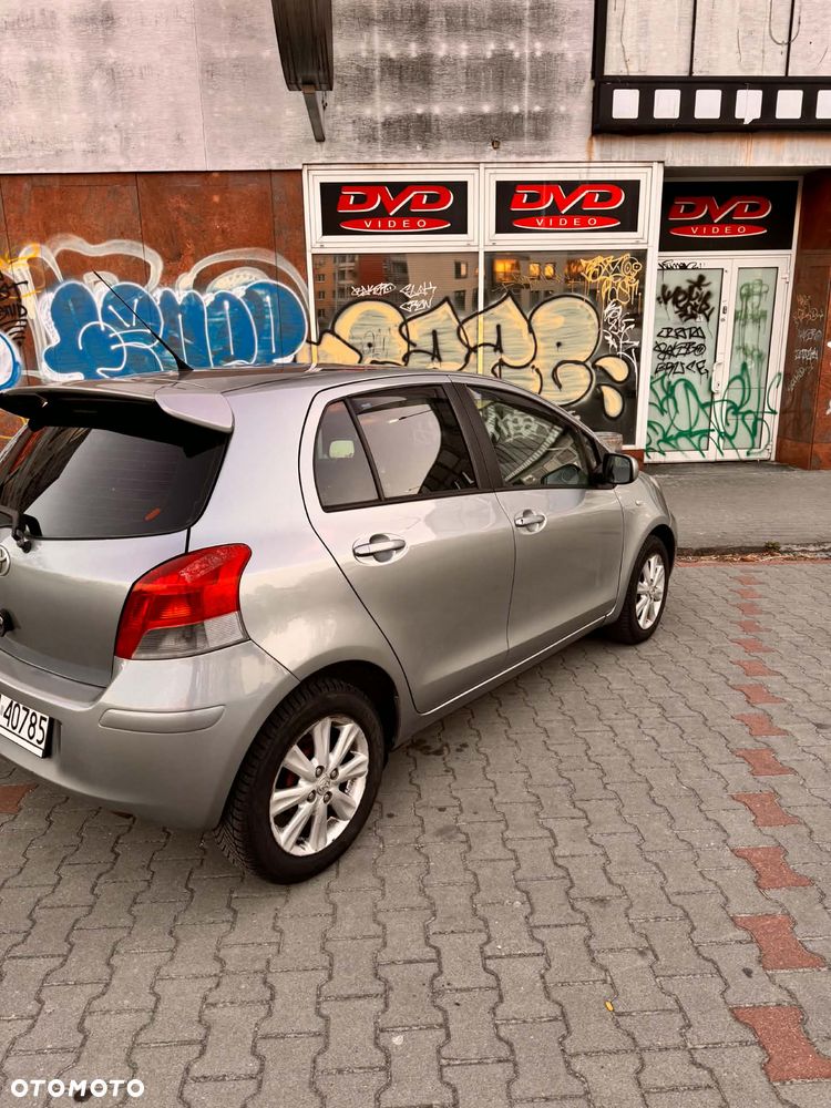 Toyota Yaris 1.4 D-4D Sol - 2