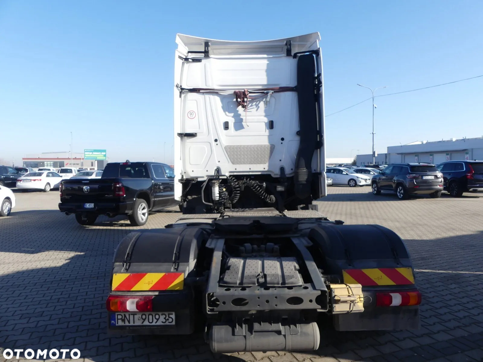 Mercedes-Benz Actros - 11