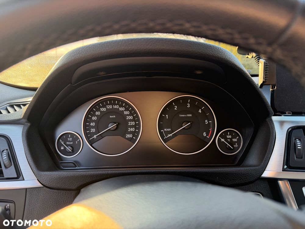 BMW Seria 3 318d Luxury Line - 10