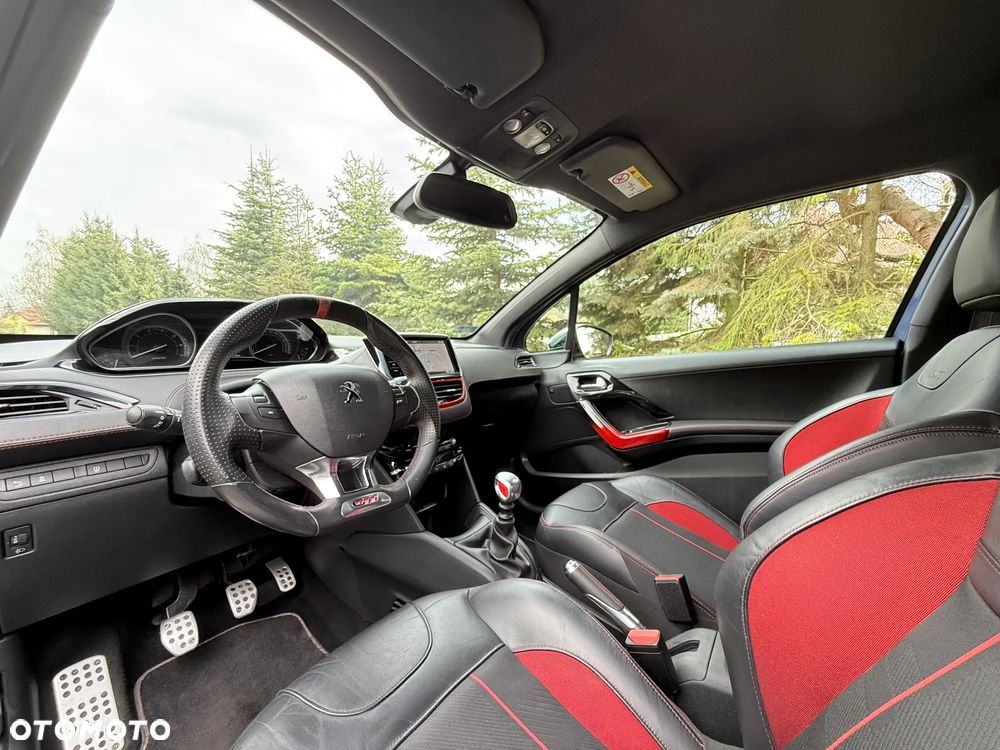 Peugeot 208 GTI 200 THP - 19