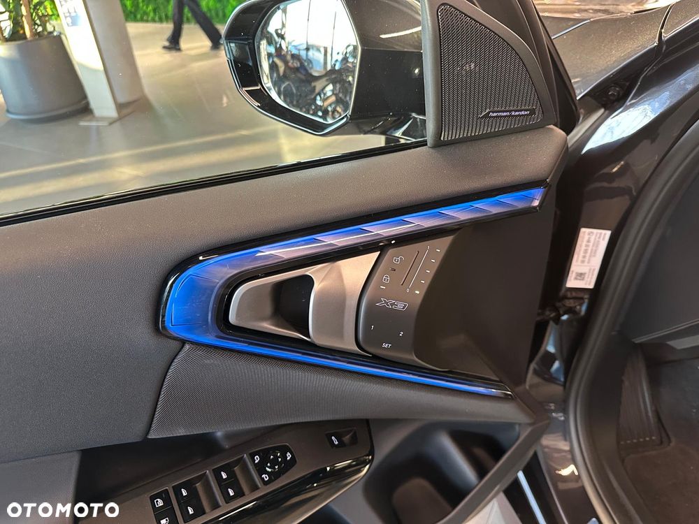 BMW X3 20 xDrive - 16