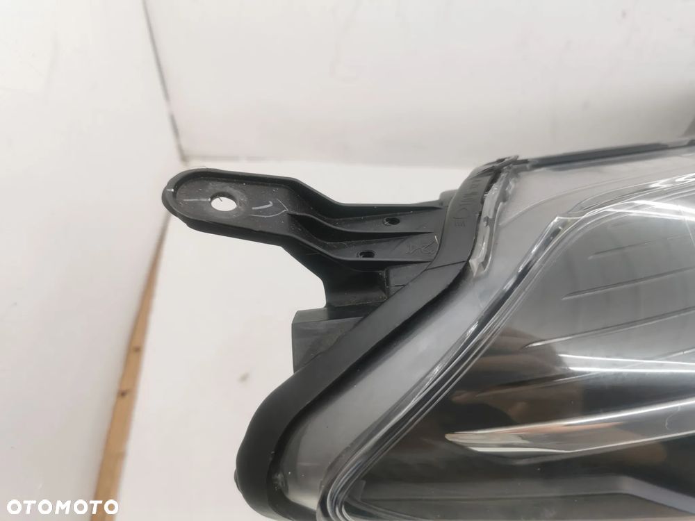 Lampa prawa przednia Toyota Yaris 3 III zwykła + LED - 5