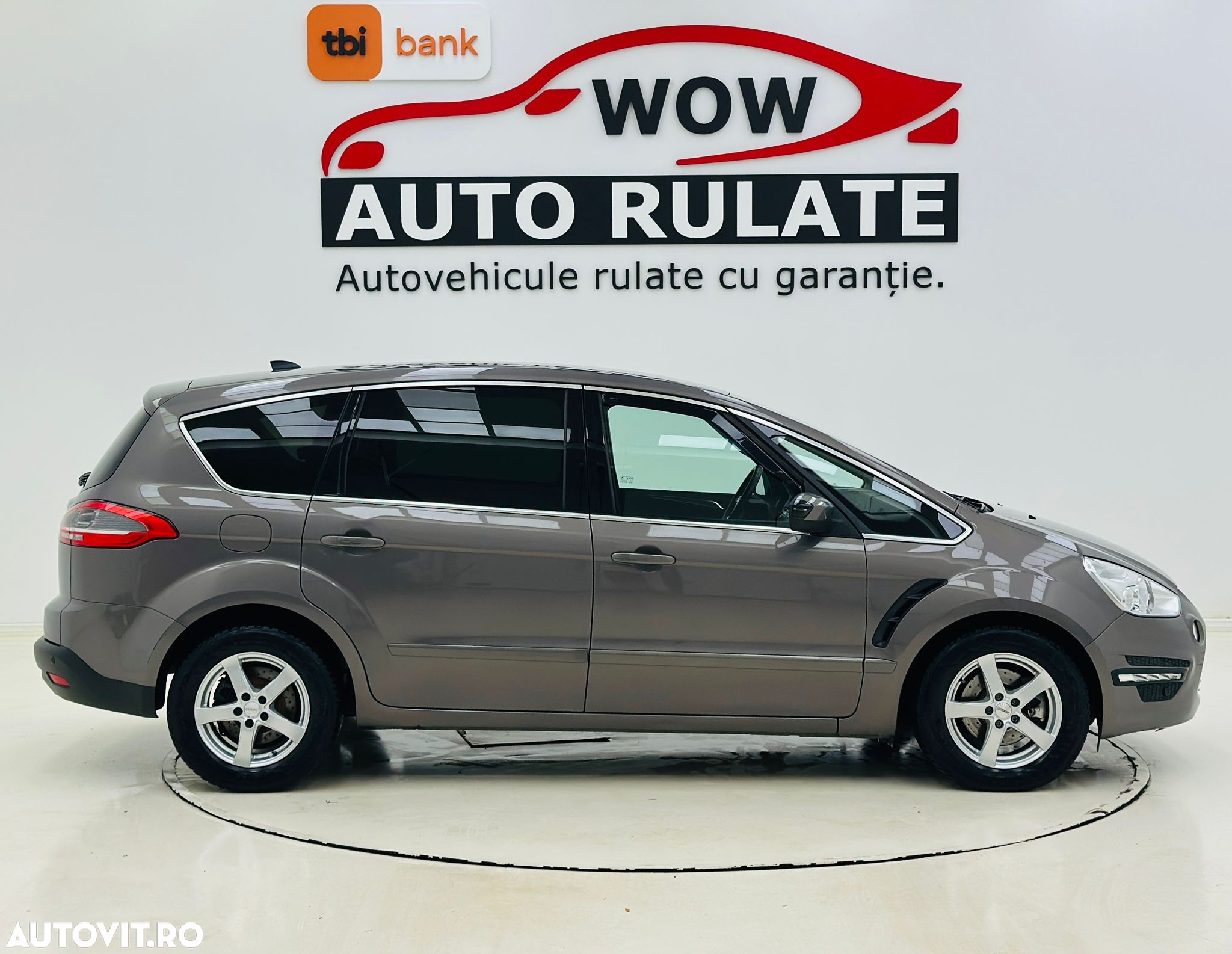 Ford S-Max - 12
