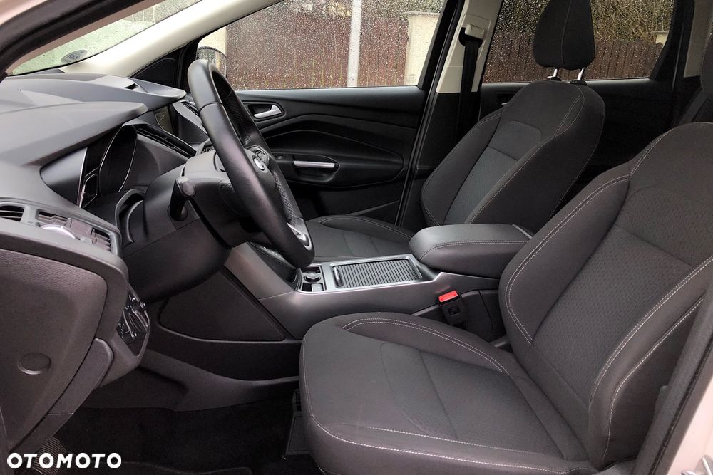 Ford Kuga 1.5 EcoBoost 2x4 Titanium - 33