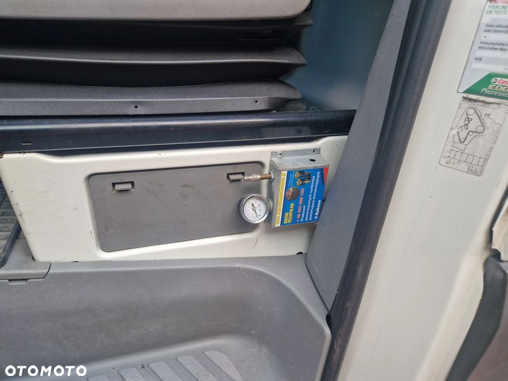 Volkswagen CRAFTER - 14