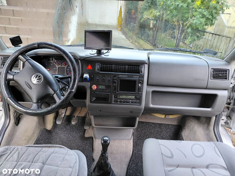 Volkswagen Multivan - 13