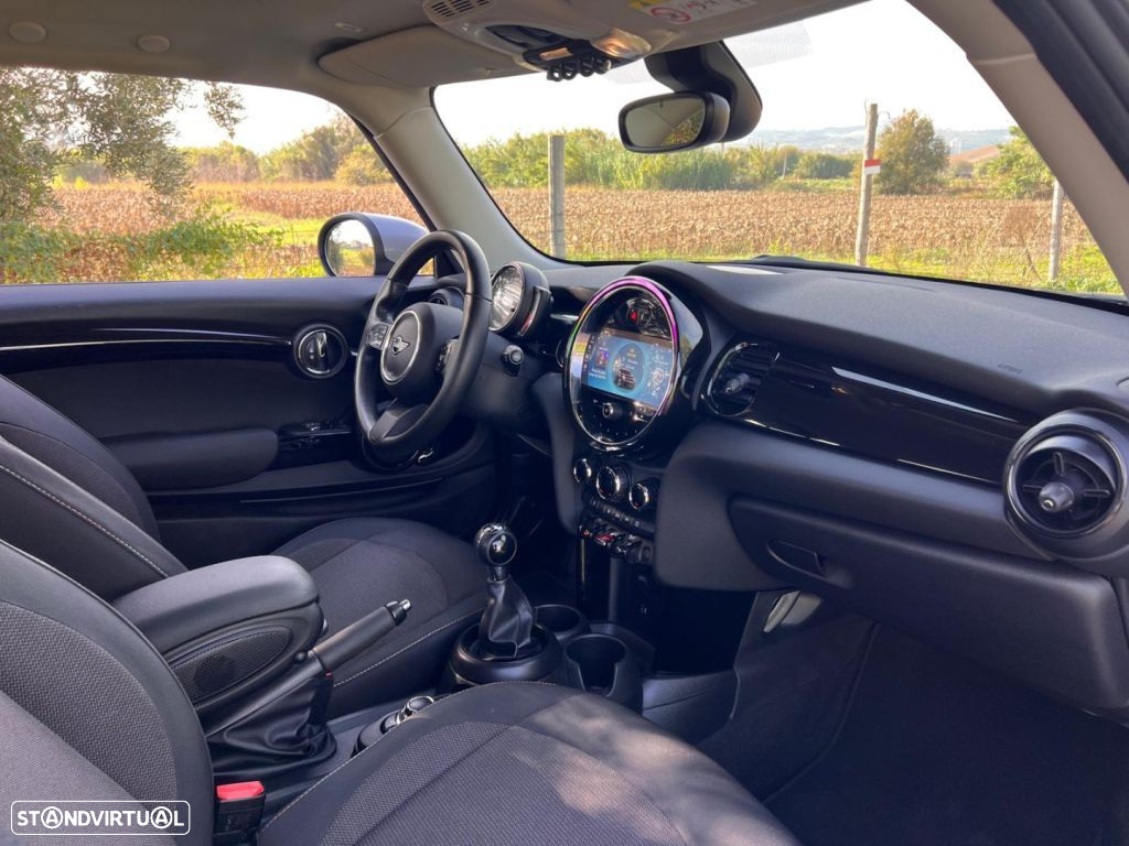 MINI 3 Portas Cooper Essential - 8