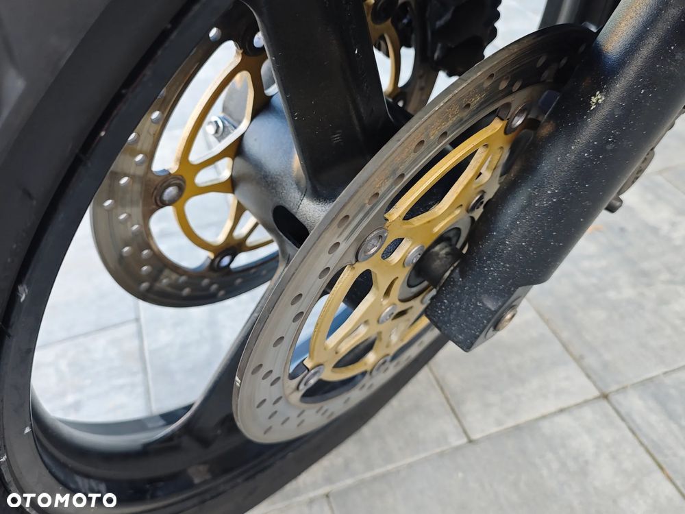 Suzuki V-STROM - 37