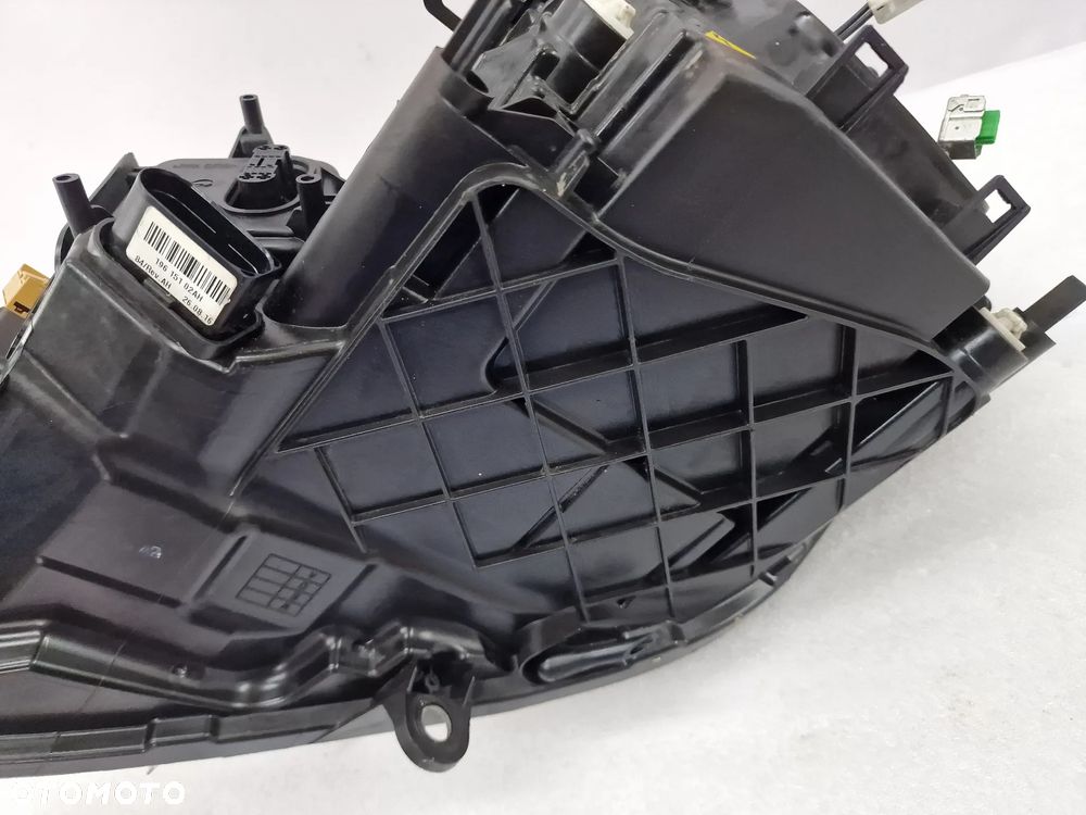 VW TOUAREG 2 II LIFT 14- PRAWA LAMPA PRZEDNIA PRZÓD BI-XENON + LED , NR 7P1941034A , NR AUKCJI LA93 - 14