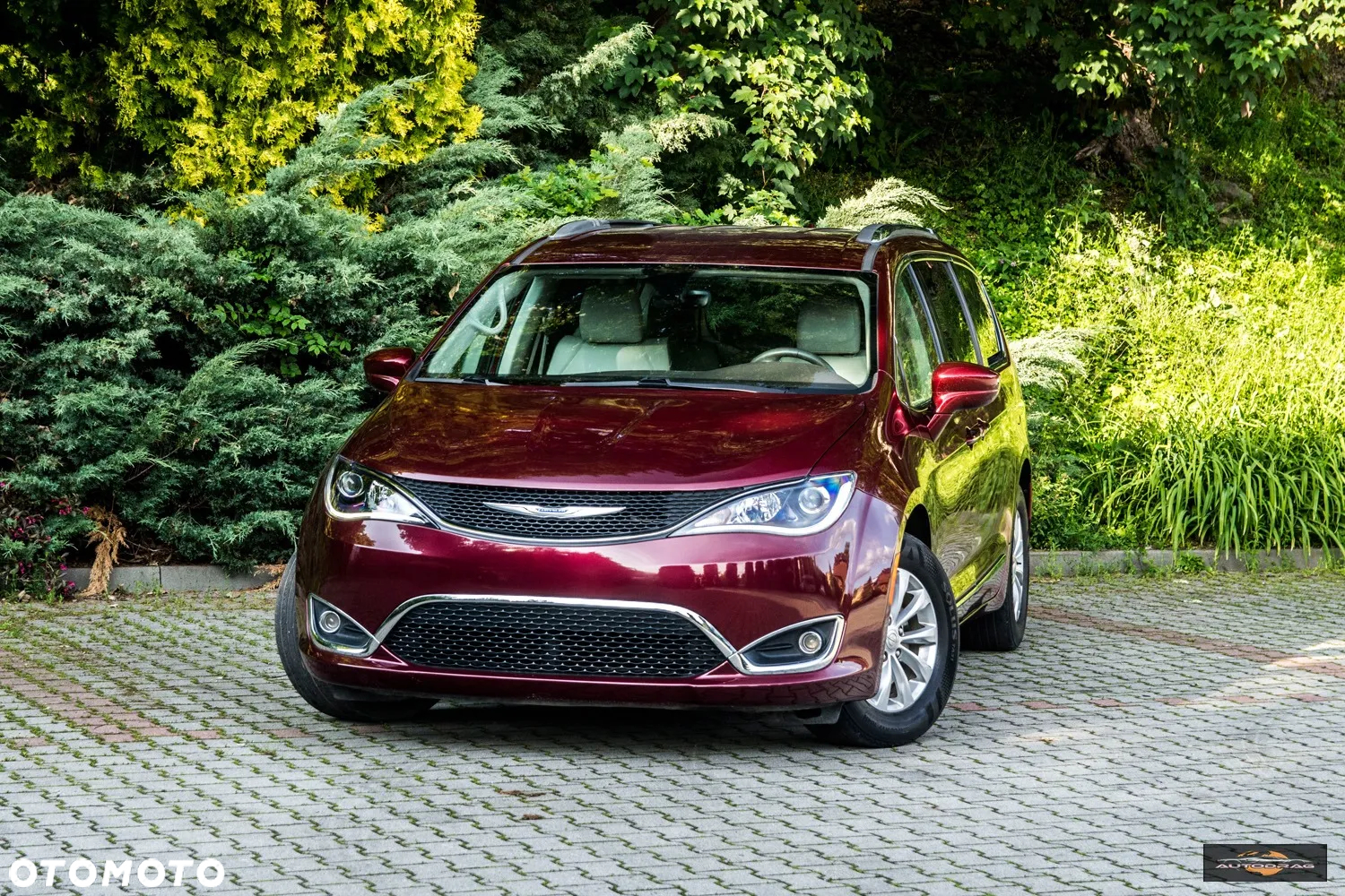Chrysler Pacifica - 2