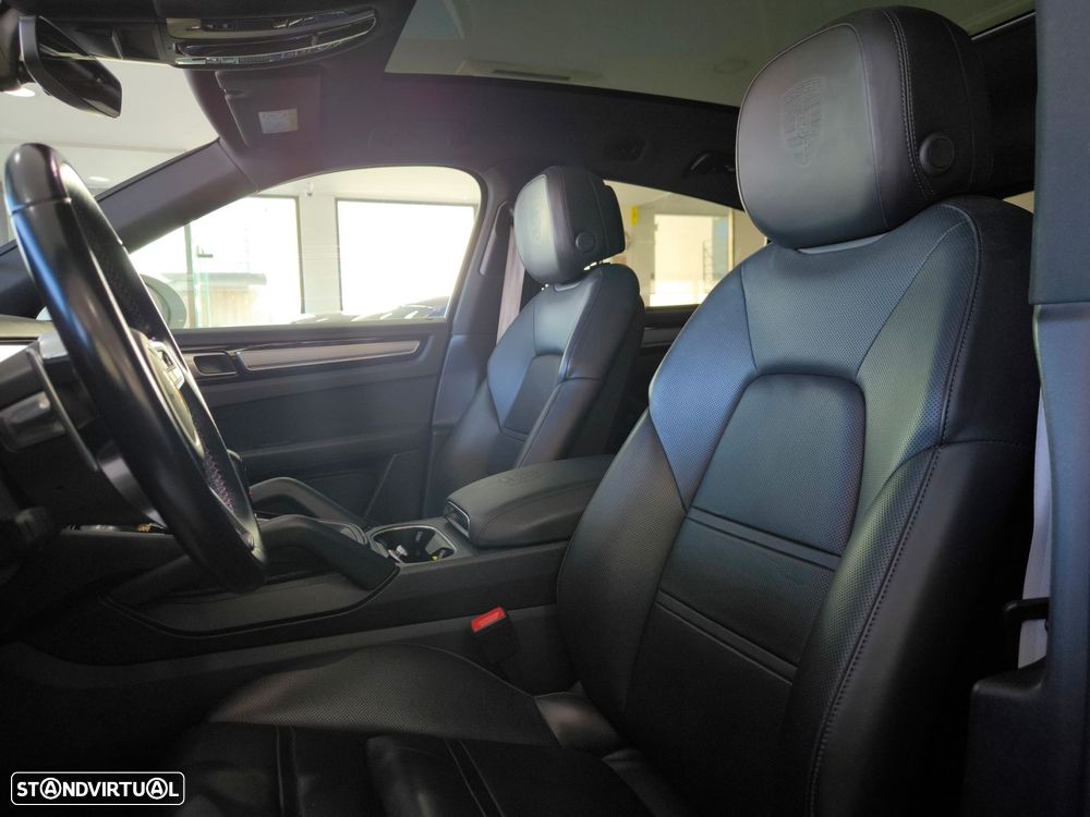 Porsche Cayenne Coupé E-Hybrid Platinum Edition - 12
