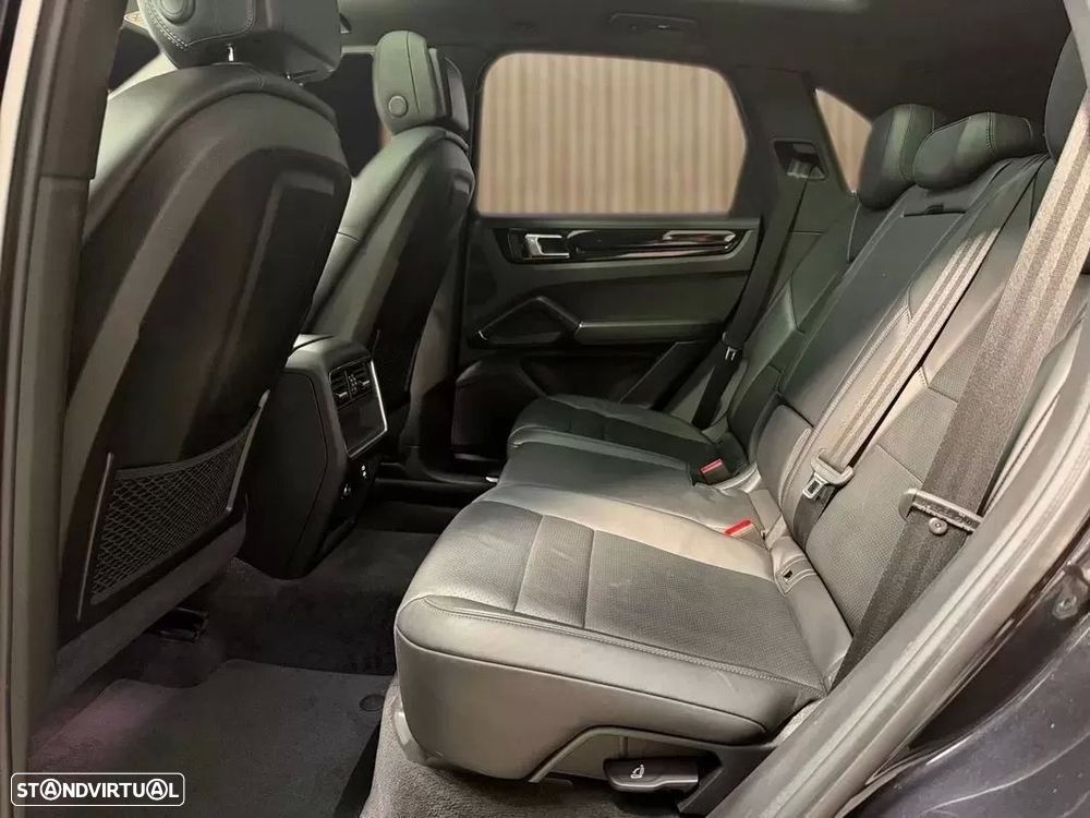 Porsche Cayenne E-Hybrid - 12