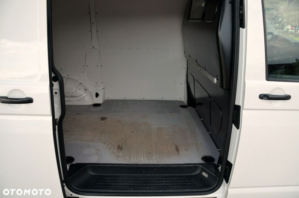 Volkswagen Transporter - 11