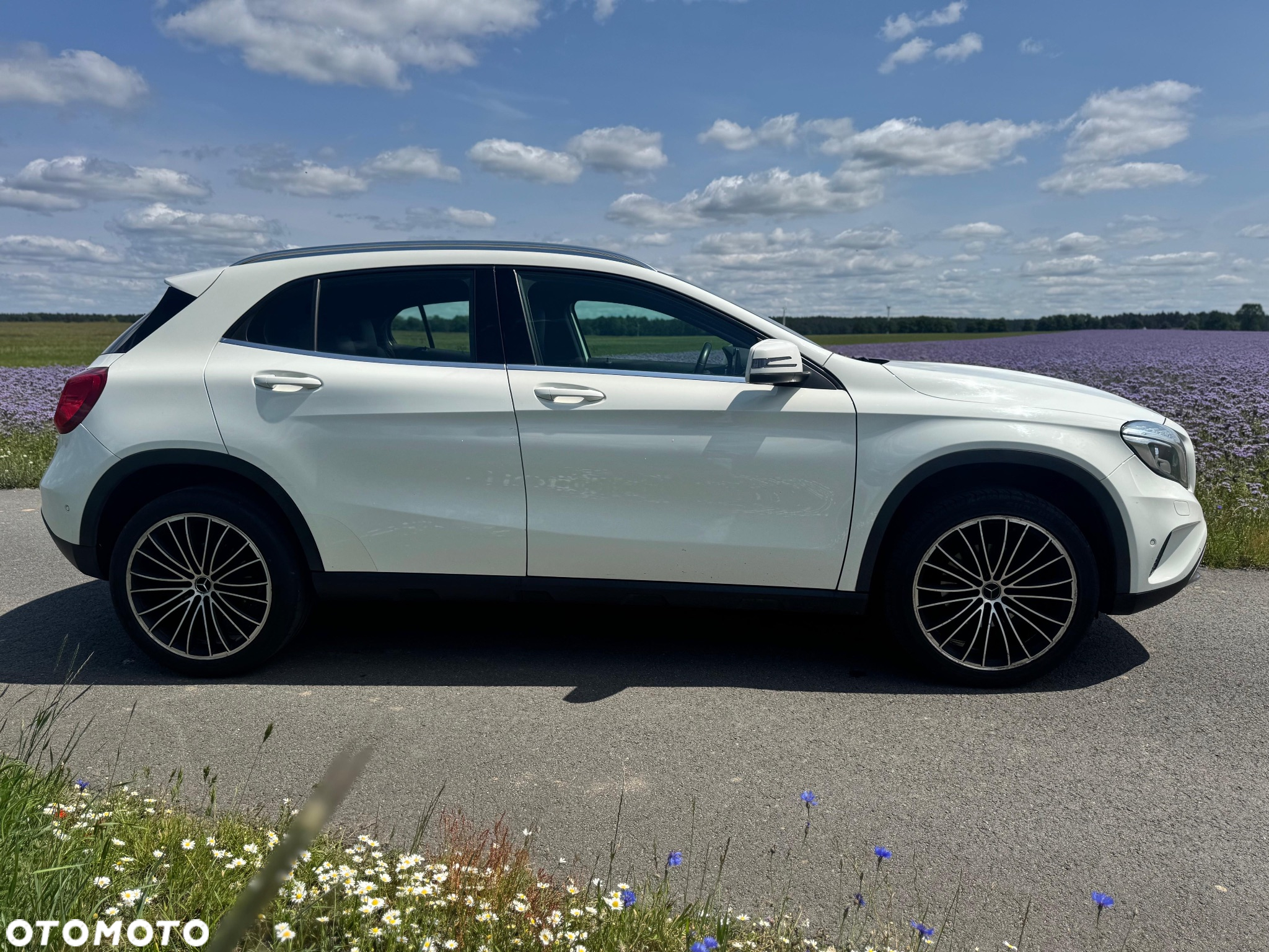 Mercedes-Benz GLA - 9