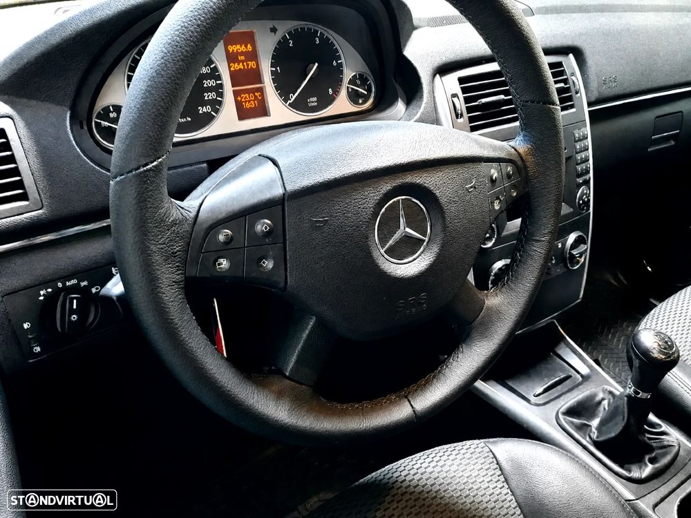 Mercedes-Benz B 200 CDI - 10