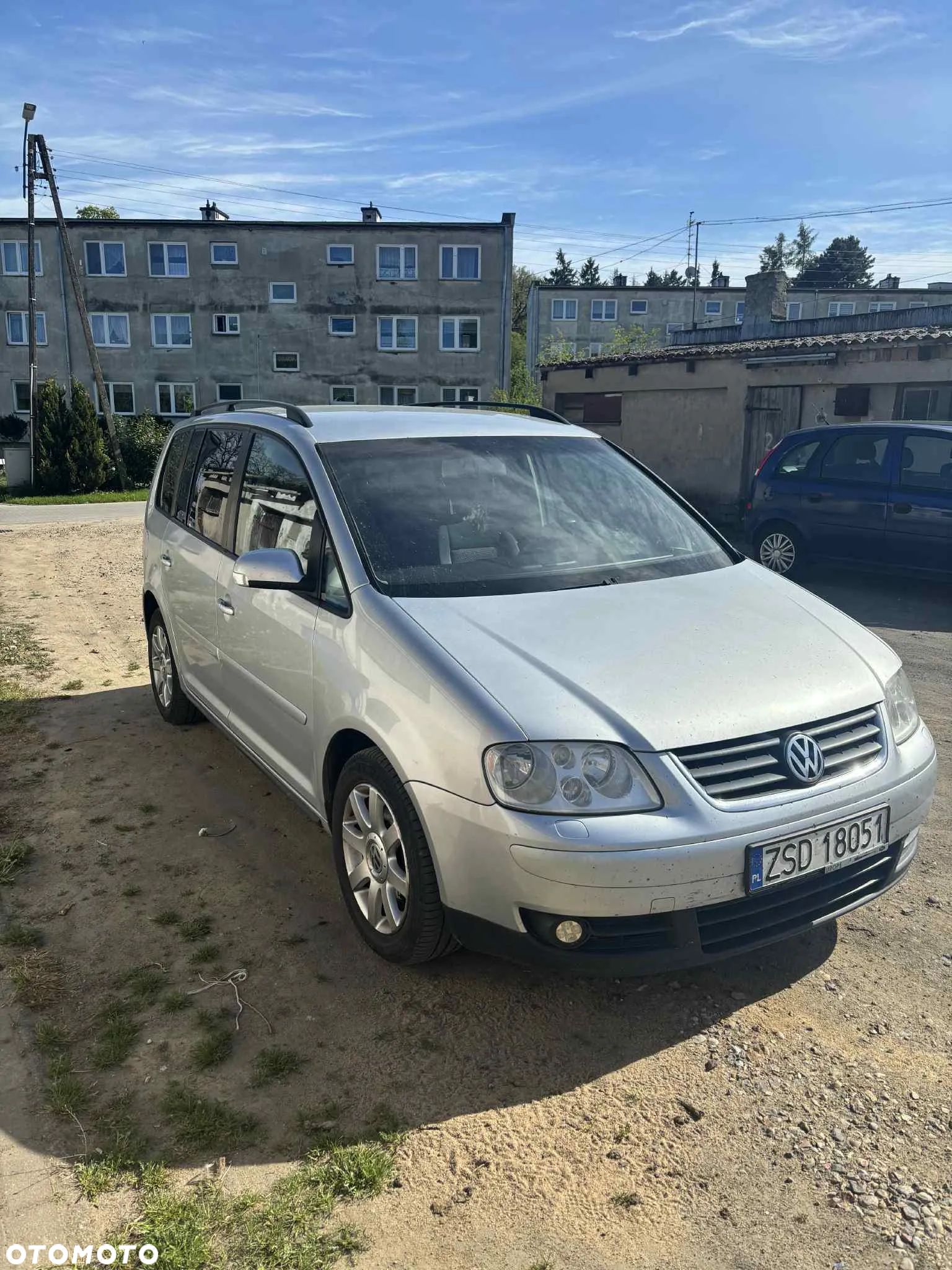 Volkswagen Touran - 1