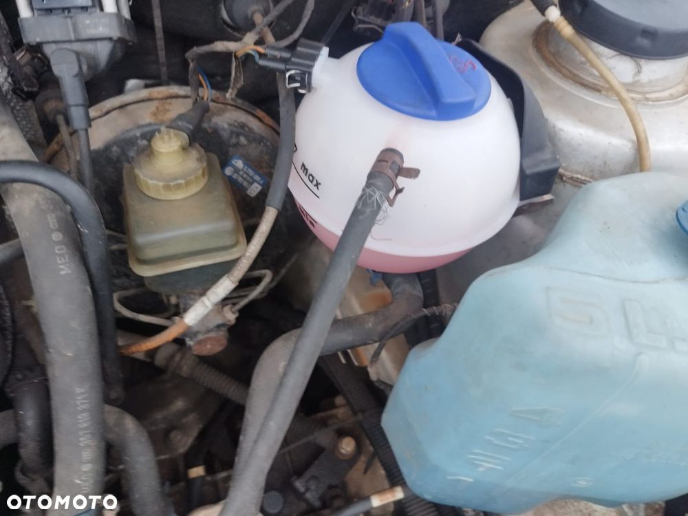 Volkswagen Passat 2.0 GL - 26