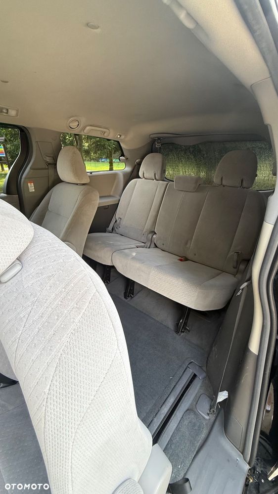 Toyota Sienna 3.5 V6 - 16