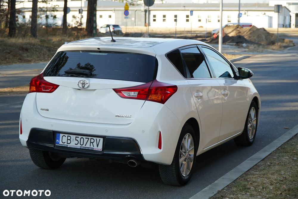 Toyota Auris 2.0 D-4D Comfort - 2