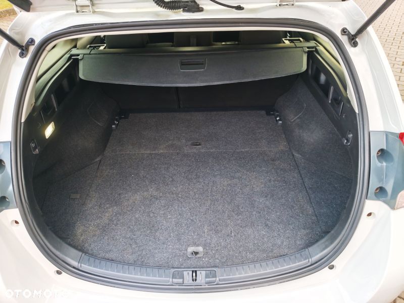 Toyota Auris Hybrid 135 Prestige - 13