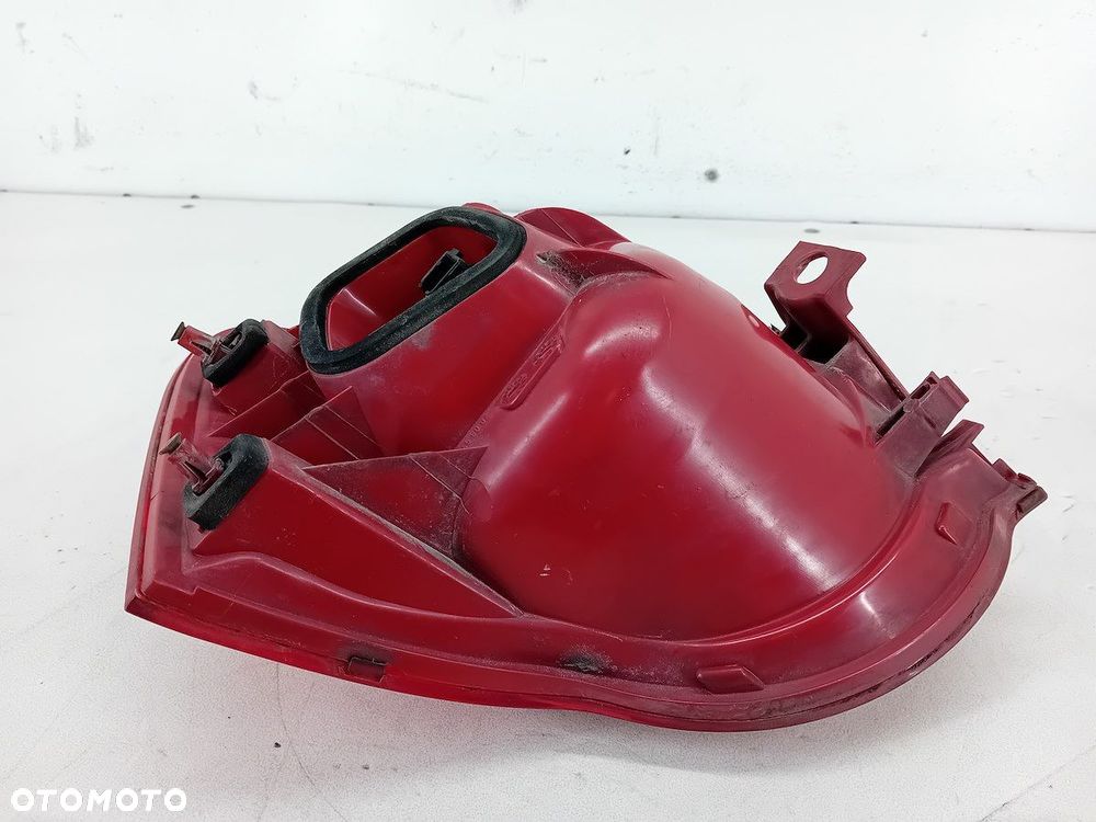 LAMPA TYLNA PRAWA VW PASSAT B6 3C9.945.096N KOMBI - 4