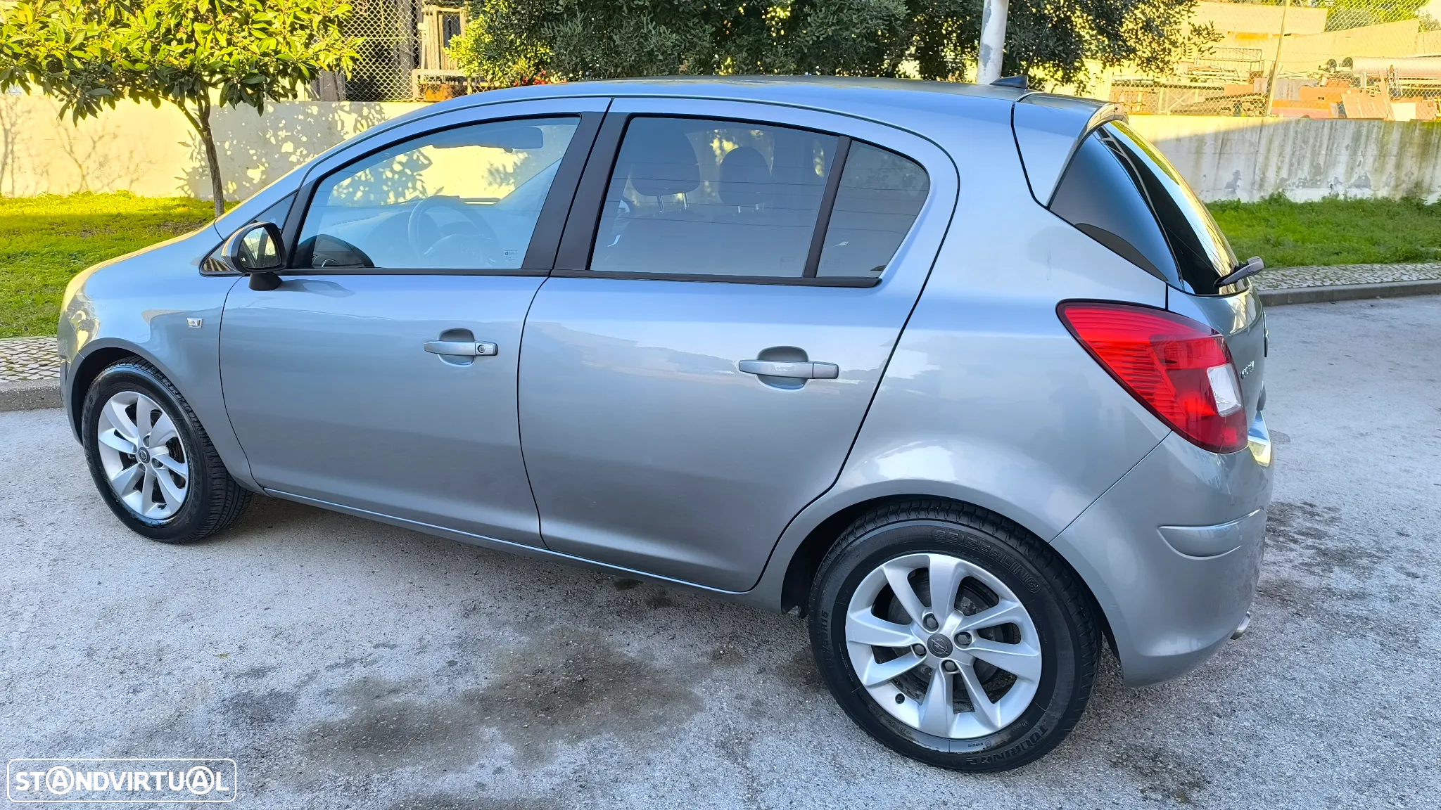 Opel Corsa 1.2 Cosmo - 3
