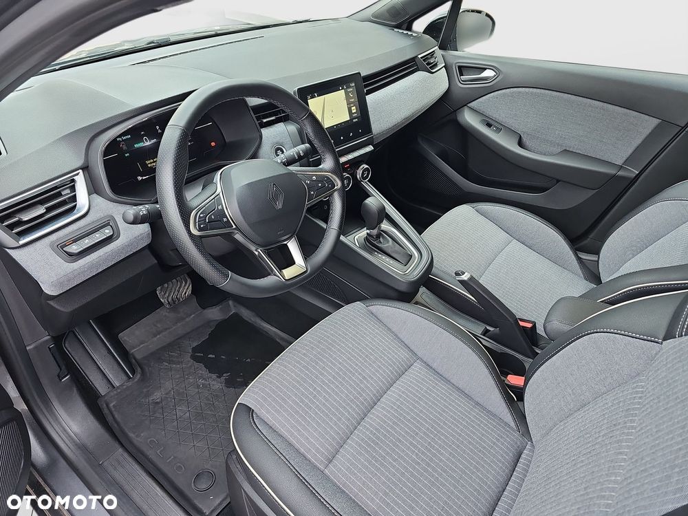 Renault Clio - 10