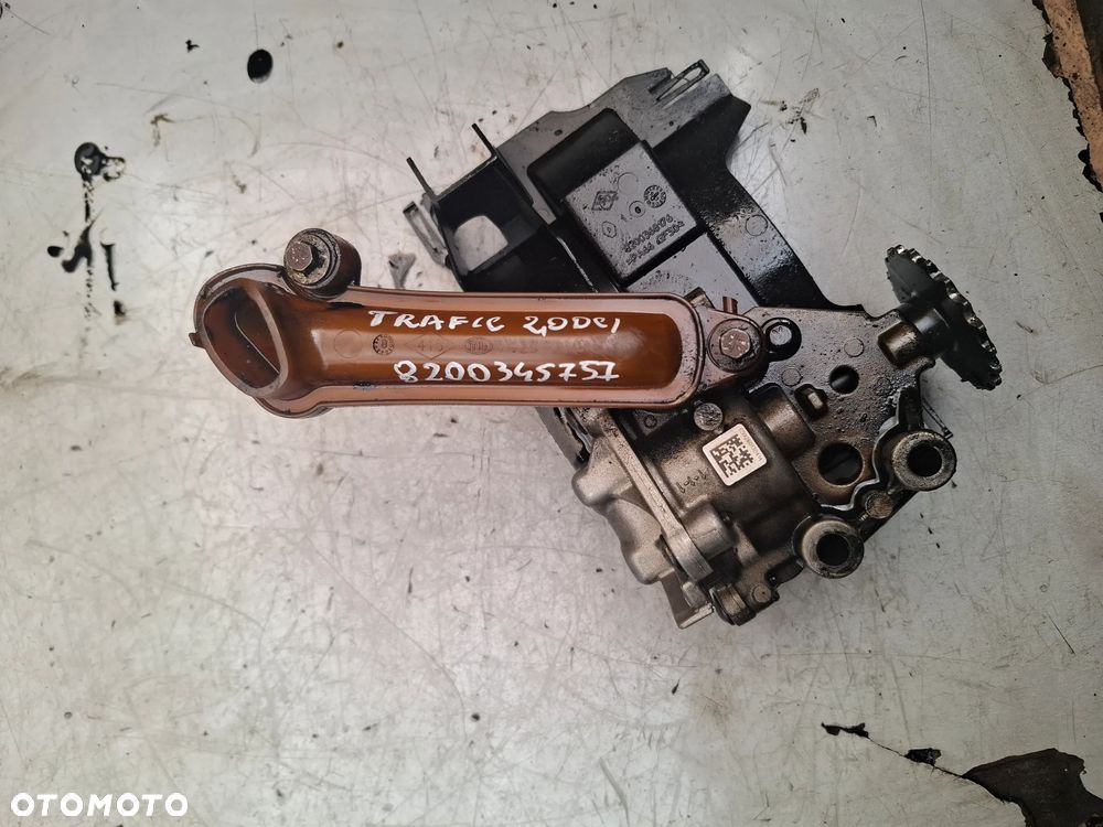 Renault TRAFIC VIVARO 2,0DCI pompa oleju smok  8200345757  150004492R - 5