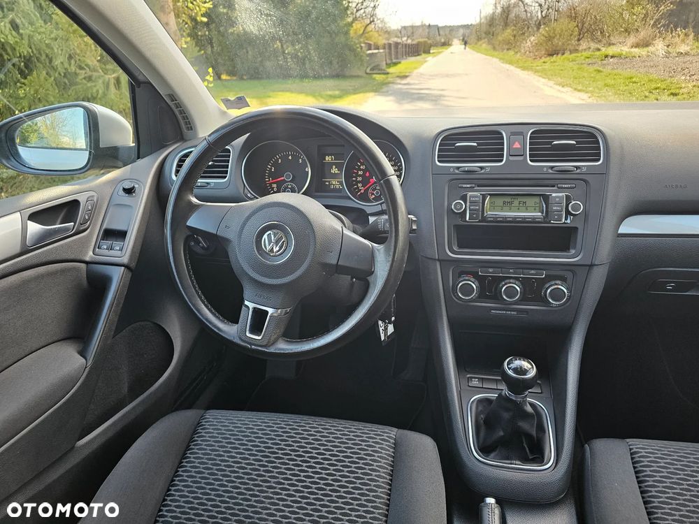 Volkswagen Golf - 11