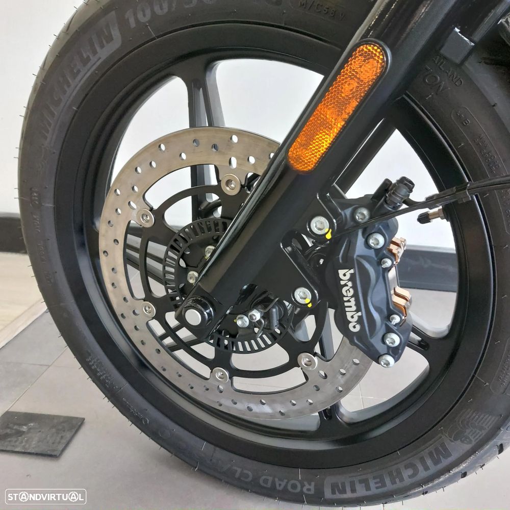 Moto Guzzi V7 Special Edition 850 - 8
