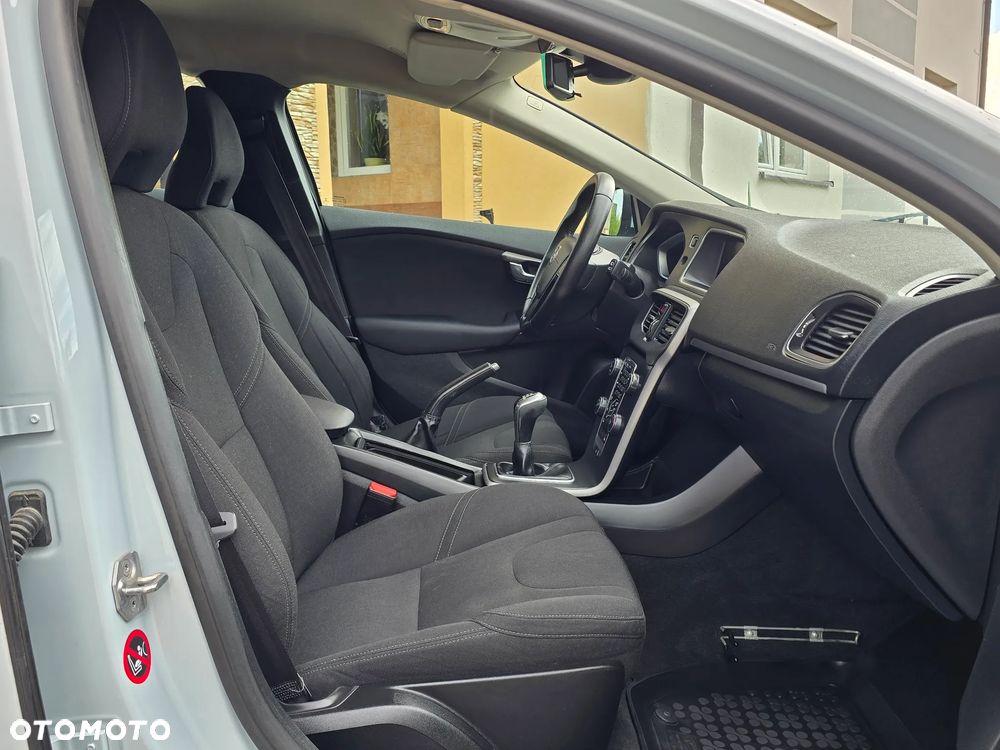 Volvo V40 D2 Summum - 23