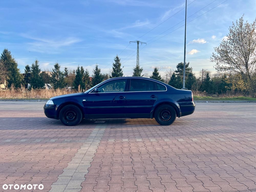 Volkswagen Passat - 4