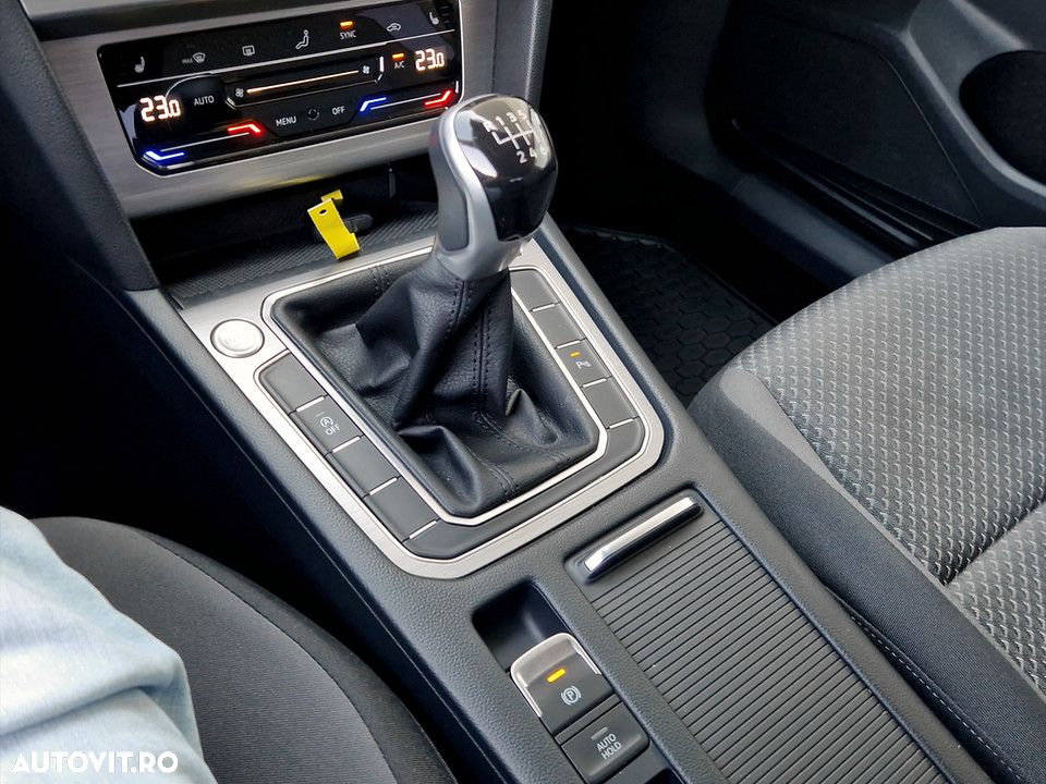 Volkswagen Passat 1.5 TSI ACT Trendline - 18