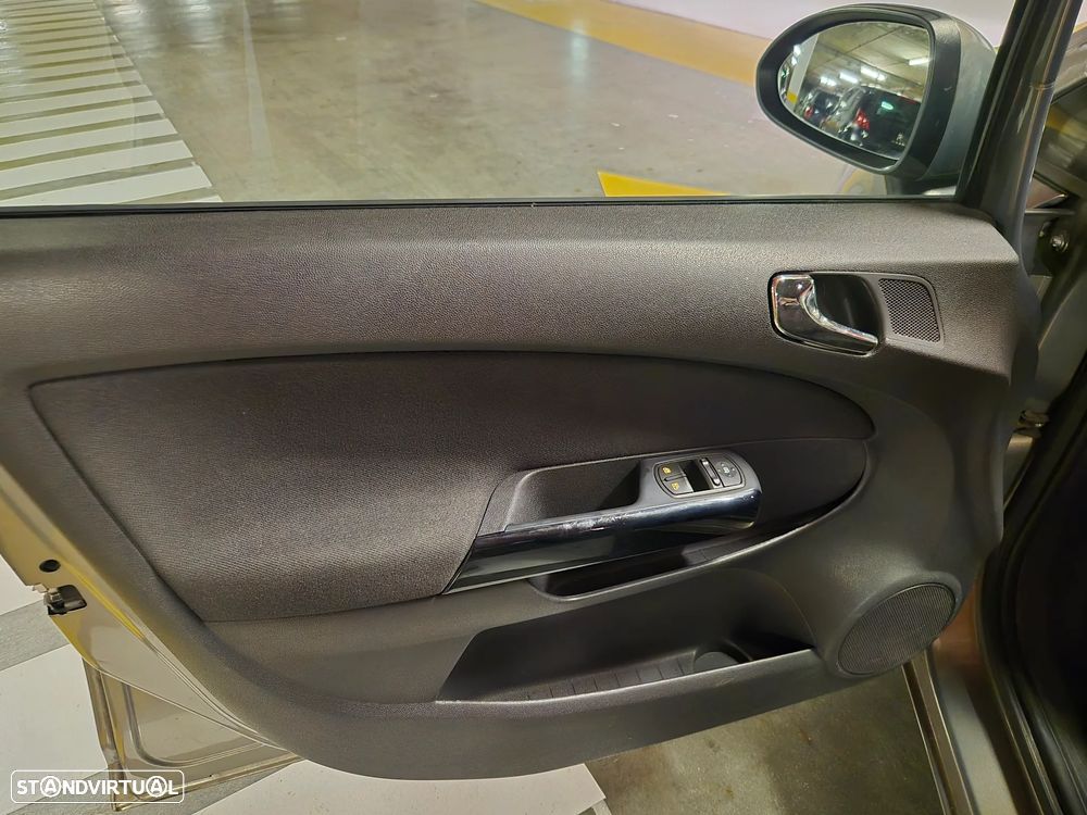 Opel Corsa 1.2 Connect - 24