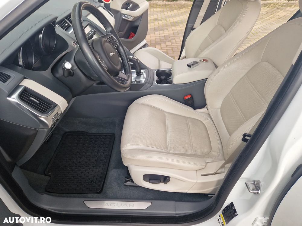 Jaguar E-Pace D150 AWD Base - 17