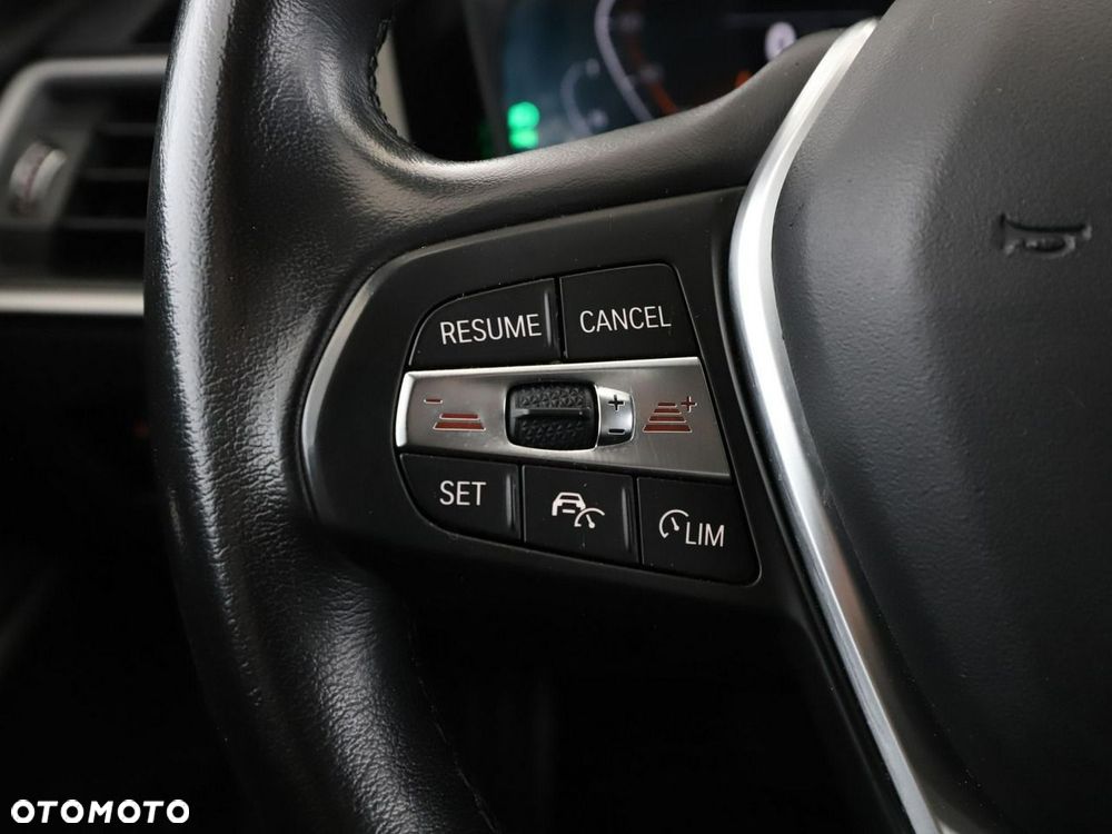 BMW Seria 3 318d MHEV Advantage - 31