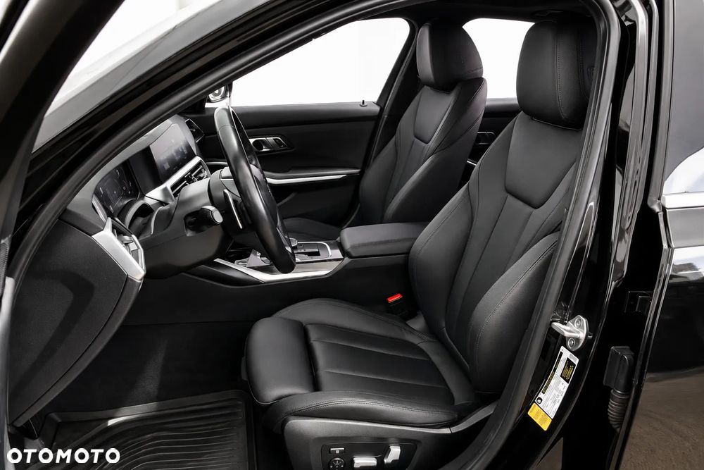 BMW Seria 3 330i - 8