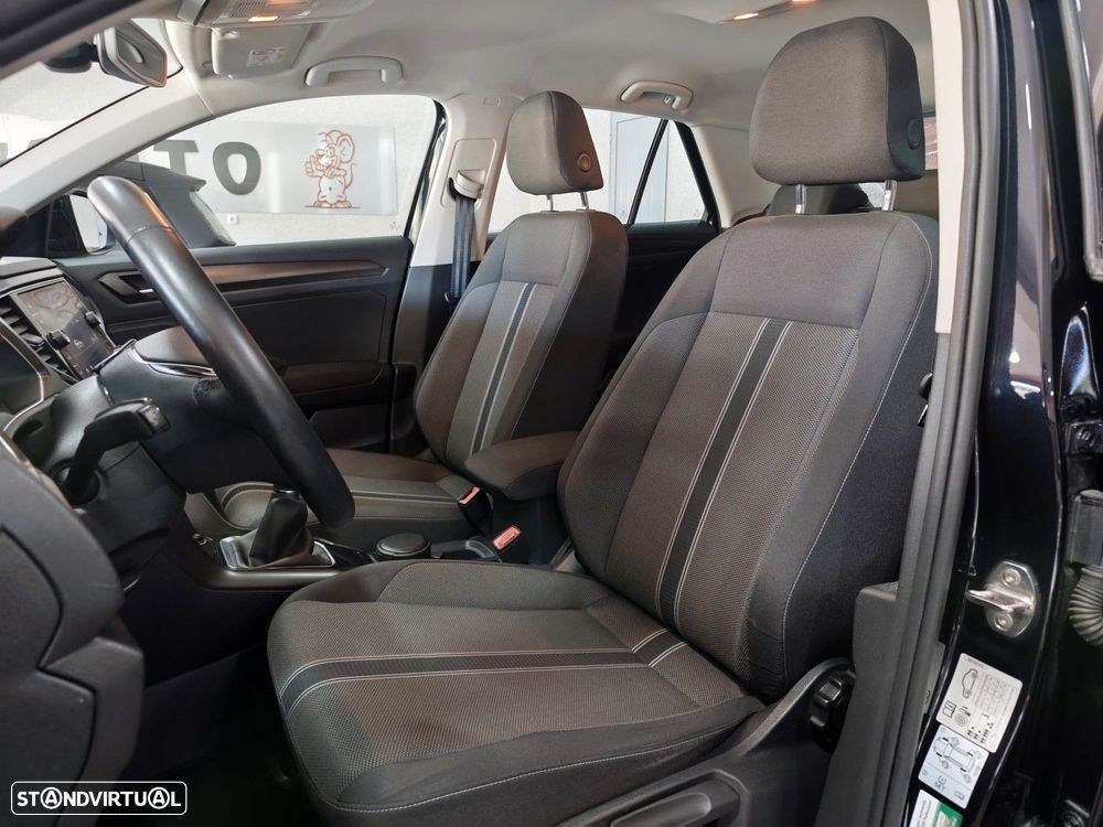 VW T-Roc 1.0 TSI - 12