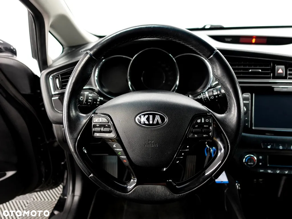 Kia Ceed Cee'd 1.6 GDI L Business Line - 17