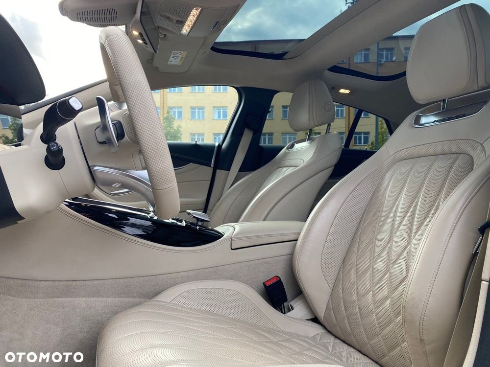 Mercedes-Benz AMG GT - 7