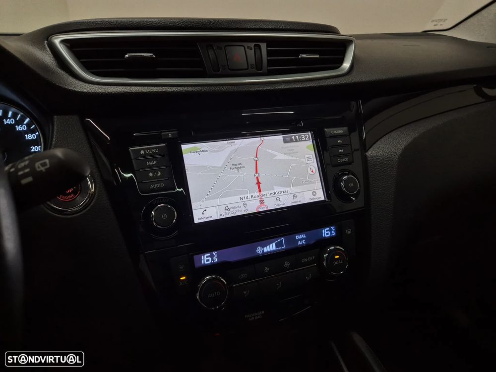 Nissan Qashqai 1.5 dCi N-Connecta J18 - 23